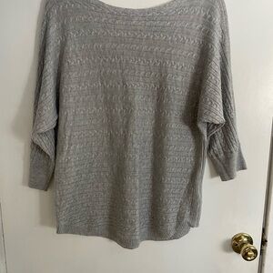 Market & Spruce Light Gray Women's lightweight Sweater in size medium 21” p2p